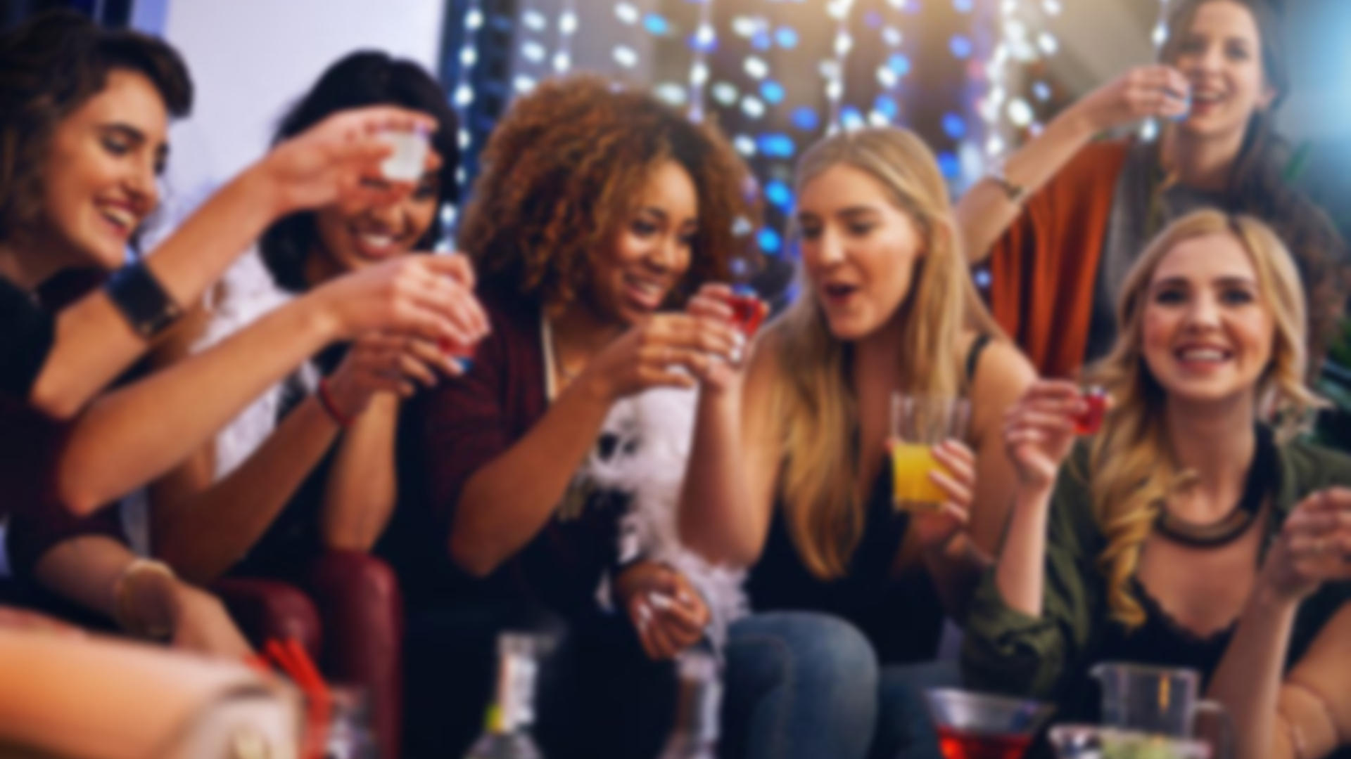 Fiesta con juegos de mesa para beber - ExoticGames Ecuador